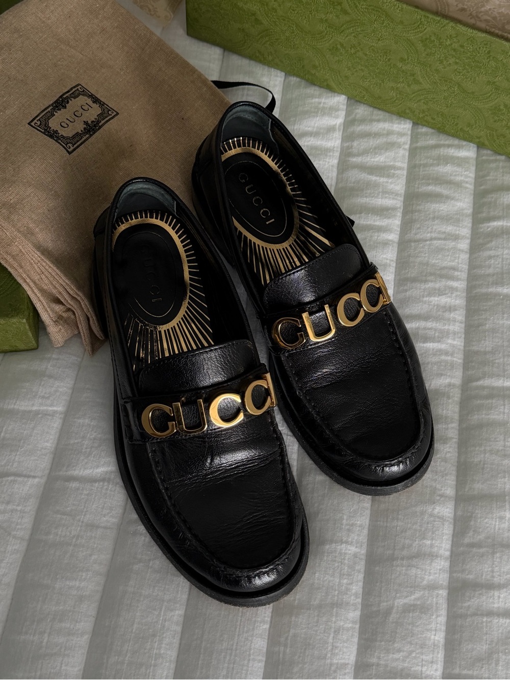 Gucci Black Leather Loafers with Gold Logo Chain - Picture 2 of 4